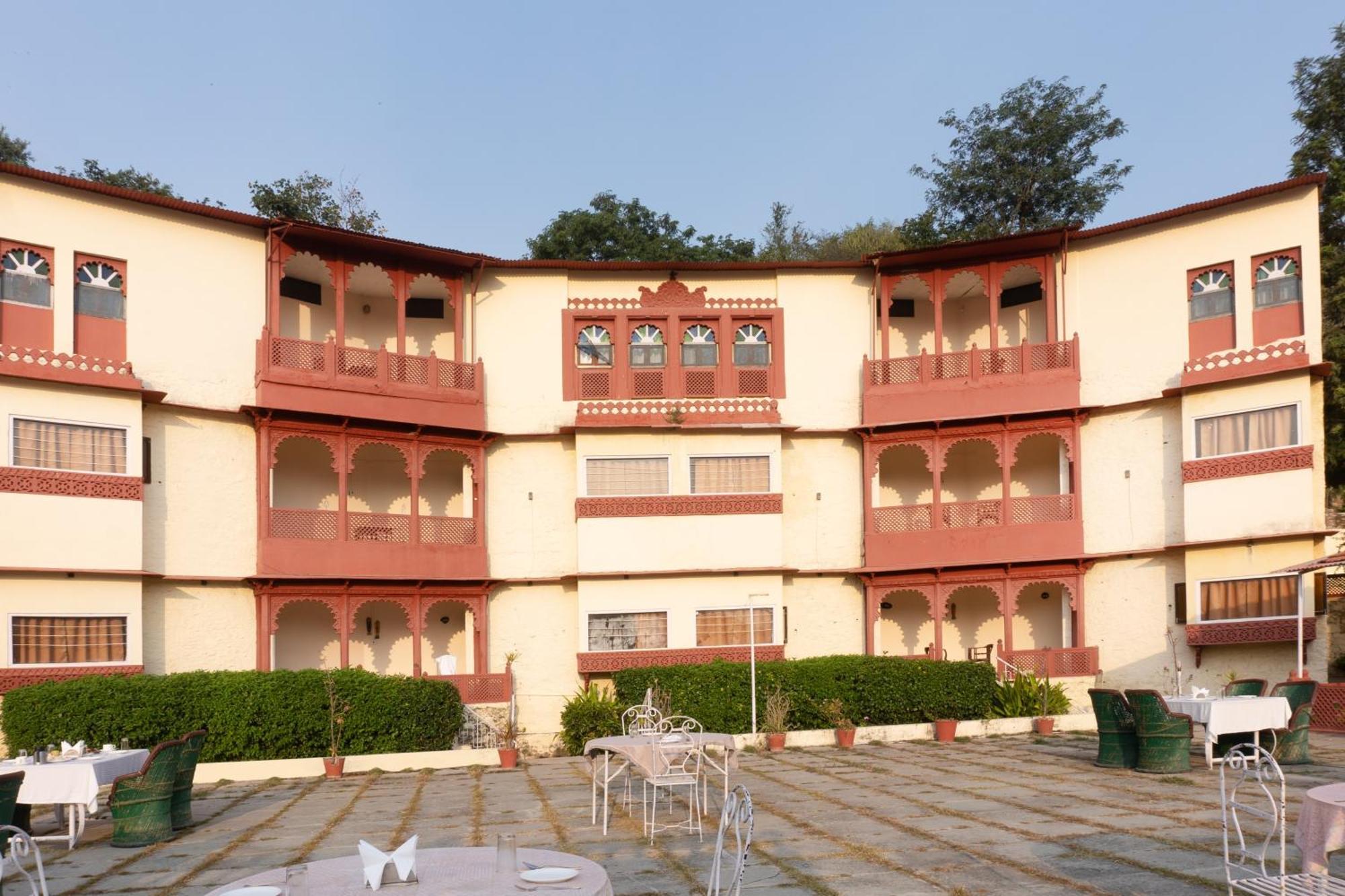 Treebo Kumbhal Castle, 2 Km From Kumbalgarh Fort Kumbhalgarh Exterior foto